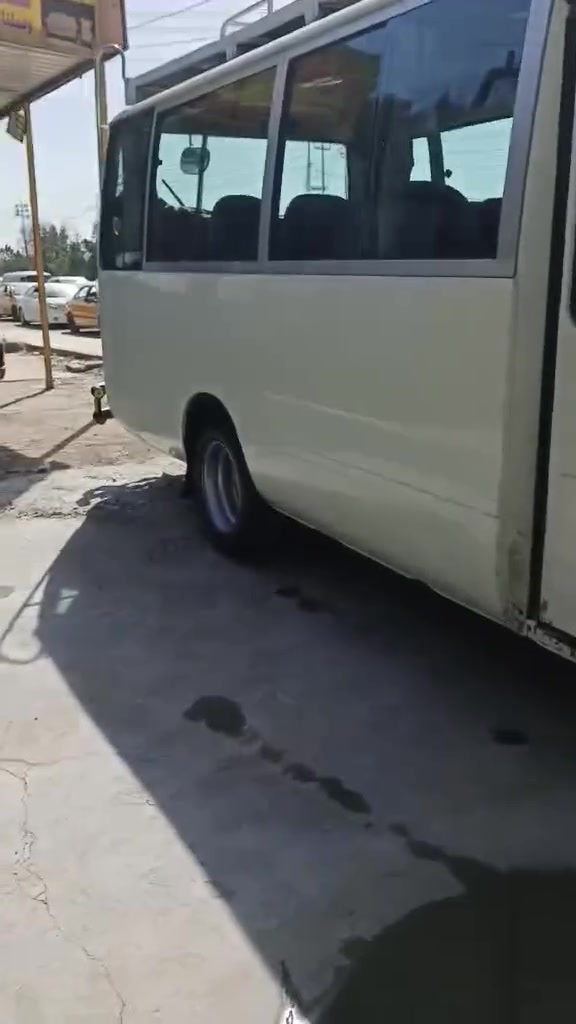 السلام عليكم مرخصت مدير الكروب كوستر ناصيه للبيع مستعجل
شماليه رقم انكليزي جديد وثاني يوم مداور 
سياره مكينه كير كلج تبريد كله السياره ماعايزه برغي بس الاكسن بي ونه  
السياره بيه بلصفحه الطويله طخه زغيره وبل بجم هم شويه اقل الشبر  السياره معمره عله اخر حبايه 
موديل2014
السعر 270
للاستفسار ***********
