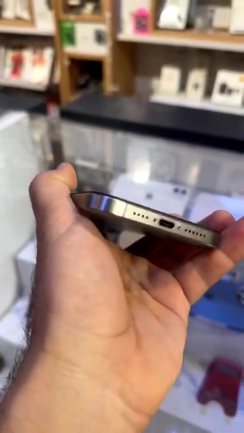 📱 للبيع iPhone 15 Pro Max
🩶 اللون: تيتانيوم
💾 الذاكرة: 256GB
🌍 الموديل: AA/A (ماستر)
🔋 البطارية: 84%
🔧 حالة الجهاز:
✨ نظافة الشاصي 100% وبدون أي شخط
🔹 الجهاز مبدل شاشة فقط (نوعية حلوة)
🛡️ كفالة عامة
💰 السعر: 750,000 دينار عراقي (بي مجال بسيط)
📍 الموقع: بغداد – الحرية
🔍 شرط الفحص قبل الاستلام
📞 للتواصل: ***********
