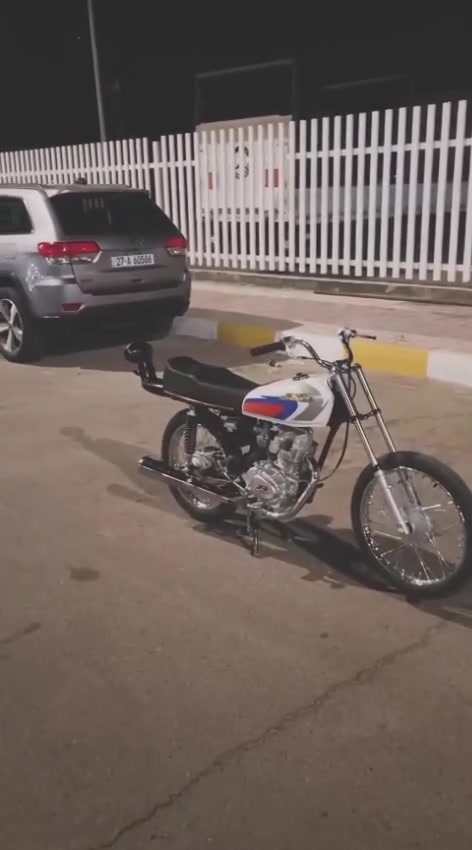 سلام عليكم دراجه البيع توه معمره صارله سبوع مفتوحه ولفات شاصي سكنر دراجه مرتبه ما عوزه شي منطر ابيع سعر 900وبيه مجال تواصل رقم ***********وتساب
