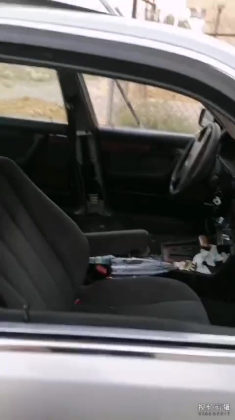 الأخ من أتحاد أوروبا ألمانيا 👋
تم فصال كشنات شركة كارتير BMW %💯🇩🇪 بطاين حرف L كارتير⚡ سقف تكم دشبول خلفي اسود كنتارة الأصلي 👍 
حسب طلب زبون تحديث داخل سيارات ♻️
عنوان موصل القوسيات شارع عام 🛣️
للتواصل ***********
***********
***********
