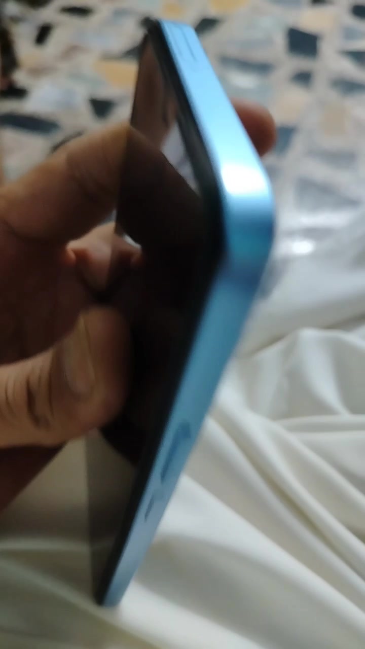 هونر x8a ذاكرة 128 بطارية 5200 نظيف جدا بلادي لا مفتوح ولا مصلح 110 سعر نهائي من الاخير قفل مدينة الصدر ***********