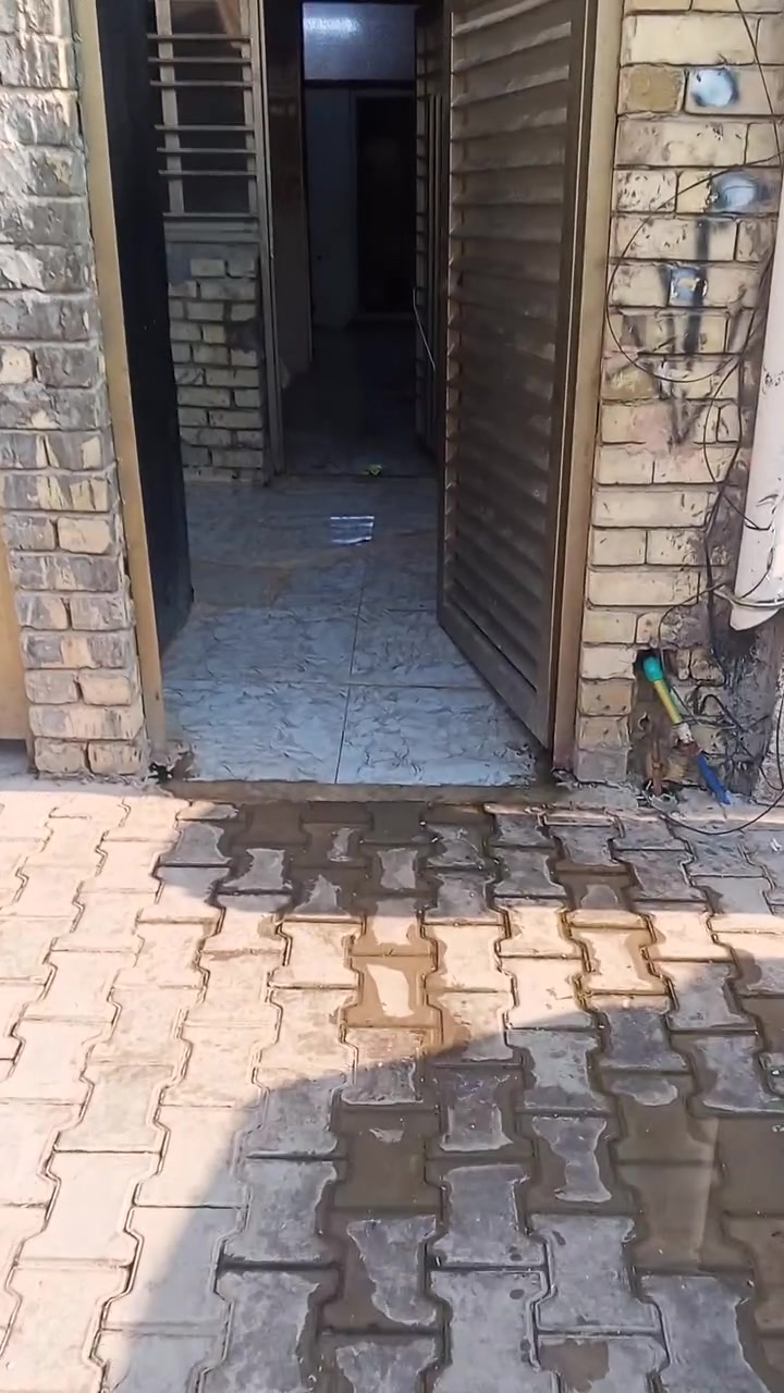 بيت 100 متر للايجار  يحتوي ع غرفه كبيره  وصاله ومطبخ واستقبال وغرفه صغيره  عوائل أو طلاب مكان الدوره شارع الملا 450 ايجار ***********
