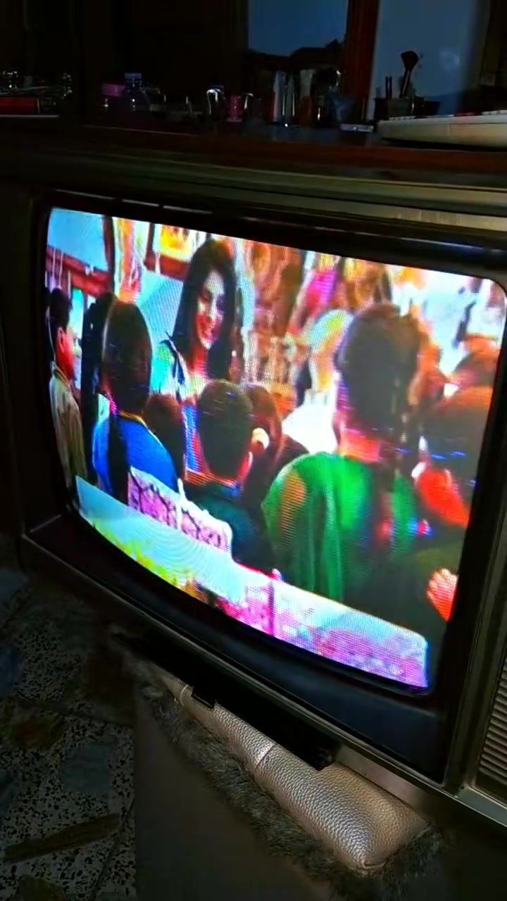 جهاز البيع تلفزيون توليف الذاتي الجهاز بلادي علا وضع الشركه ١٠٠%نضافه ٩٥ بل %شغال الاتصال علا الرقم ***********والله والي التوفيق
