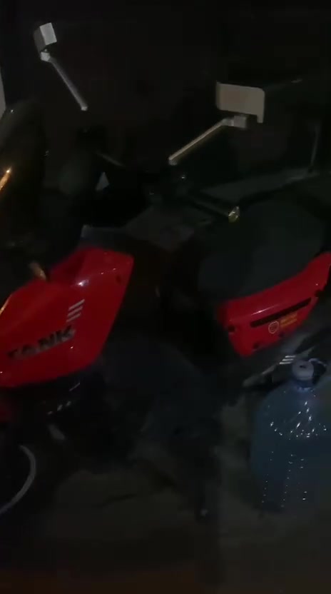 السلام عليكم  دراجه شحن للبيع نوع اباجي بطاريه ليثيوم  دراجه جديده بعدهي مماشيه الف عنواني بغدادحي الجهاد هذه رقم للتواصل *********** السعر مليون و100
