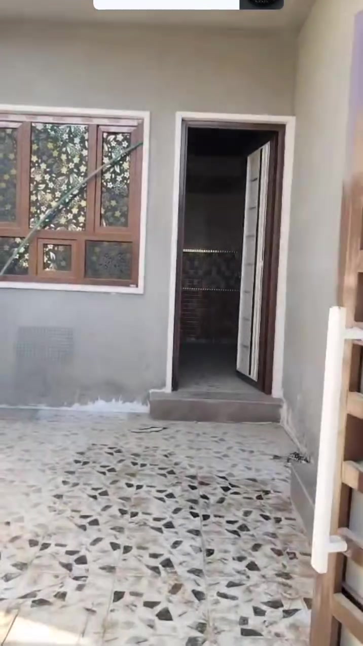 بيت للبيع القوسيات خلف معمل الغاز التوفيق مساحه 160متر
بيت كامل بيه نقص بس جص 
سعر47 
ستفسار ***********

