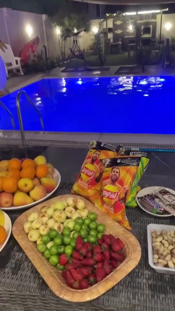 مزرعة راقية للحجز اليومي - بغداد / الدورة (البعيثة) 🌿
🏊‍♂️ مسبح مجهز ونظيف
🛋️ صالة واسعة ومكيفة + جلسات خارجية
🍉 كامل الخدمات للعوائل والشباب
للحجز والاستفسار (اتصال أو واتساب مباشر):
📞 ***********
