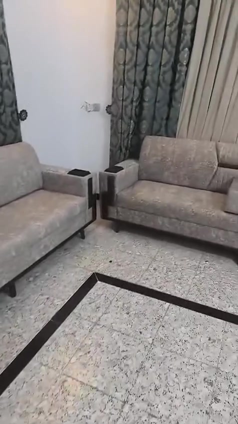 ***********
