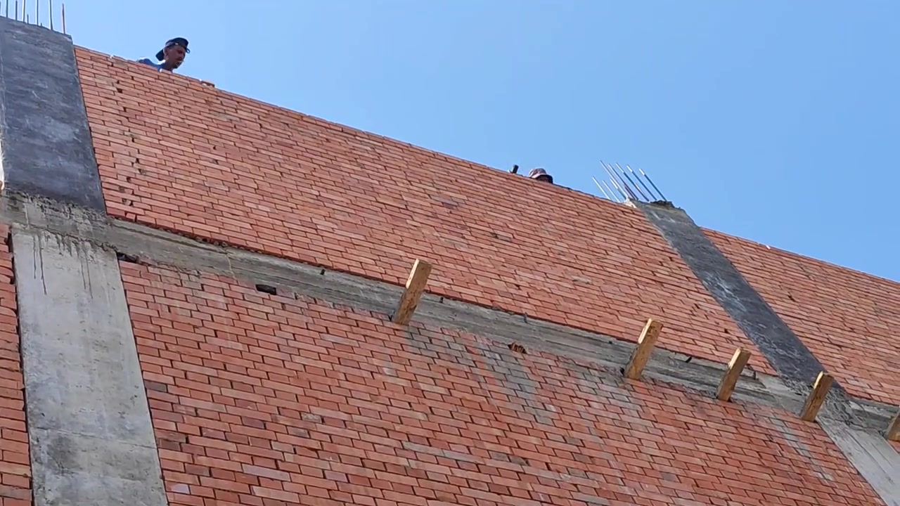 سلام عليكم خلفه بناء درجه اوله ستلام مهندس
ارضي 350 طابق 450 التواصل***********/‏‪***********‬‏
