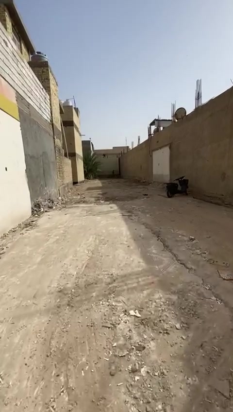 السلام عليكم
قطعة تجارية المساحة 350 م

تبعد عن القطع 700 م 

زراعي طابو صرف سند 25 حق التصرف 

اسهم تحويل مباشر من المالك 

المكان شارع الروضتين 

قرب اسواق ابو لحمه 

مقابيل تيسير للعطور 

الوجه 10.50 

نزال 37 م اكثر او اقل  قيناص  

سعر المتر 5.750 مليون 

وبيه مجال 

للاستفسار الاتصال على الرقم 

***********
