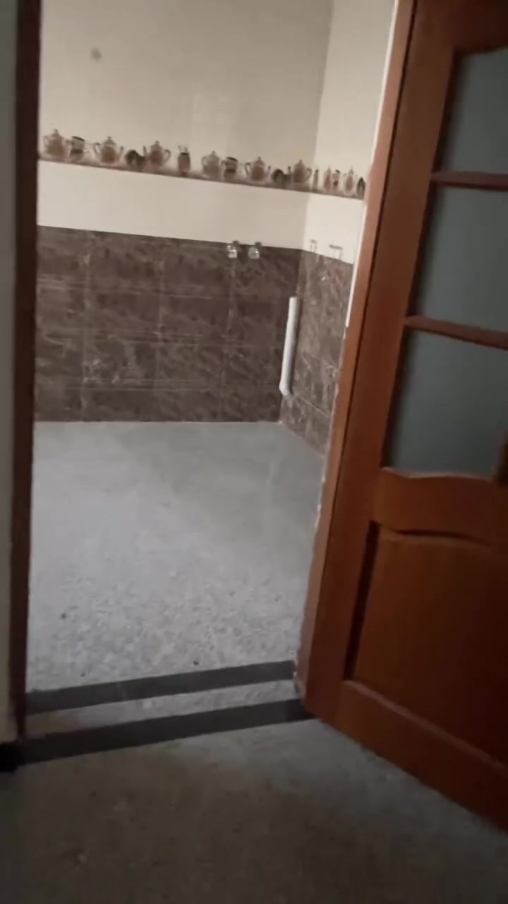 سلام عليكم شقه لليجار غرفه وهول ومطبخ اسكان شارع مستشفى الطفل***********
