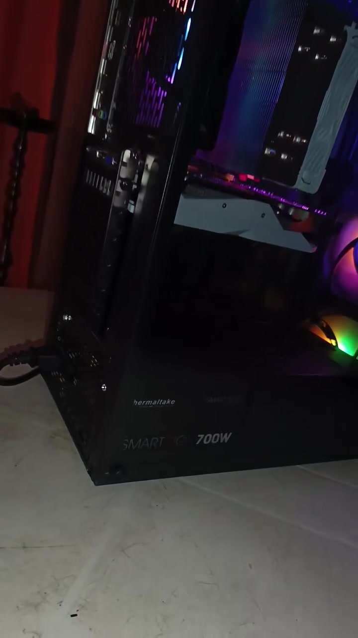 سلام عليكم تجميعه تخبل ورخيصة ذوق واخلاق
المواصفات 

CPU: Intel Xeon E5-2670 v2 @ 2.50GHz

GPU: GeForce GTX 750 Ti

RAM: 16GB DDR3

Motherboard: X79

Storage: SSD 128GB

PSU: 500W

السعر اخو البلاش 200الف قفل قفل روح دور السوك كلة اذا لكيت مثلهة اني معتب تعامل لاتراسل

مكاني بغداد الشعب توصيل ماعندي

التواصل فقط عبر الرقم ***********

لا تراسل فيس
ادمن وافق والله مو وهمي
