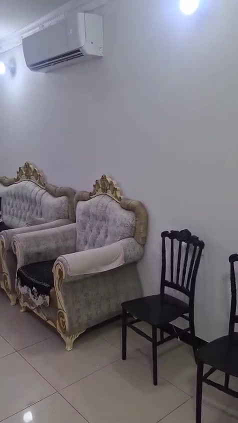 شقه للبيع B2
القصد الشهري 46الف

مجمع مدينة الصدر السكني

مساحه 149م__ شقه ثالث طابق

غرف نوم 3 إستقبال مطبخ صحيات شرقي و غربي مخزن بلكونه عدد 2

للاستفسار الاتصال على الرقم *********** واتساب
