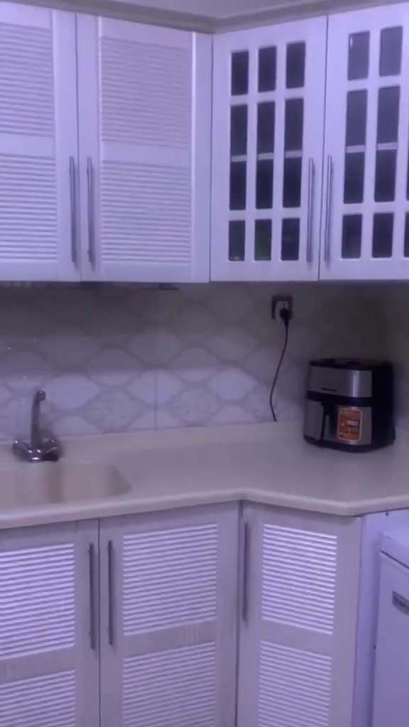 السلام عليكم
كاونتر للبيع استخدام قليل

كلش نظيف 

 نظافة فول مثل ماتشوفون وتجي تشوف بعينك

قياسه مترين و١٠سم

كاونتر +ملحق 

ال يريدحاجه نظيفه رخيصه هذا طلبه سعر ٣٠٠ بس 

ال يريده يتصل ع هذا الرقم***********
