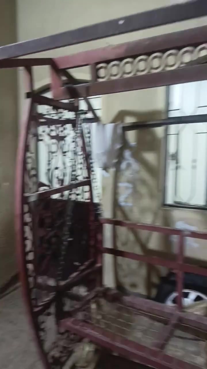 سلام عليكم
مرجوحه للبيع السعر 300 
وبيهه مجال بسيط بعدها نضيفه 

واتساب للتواصل ***********
