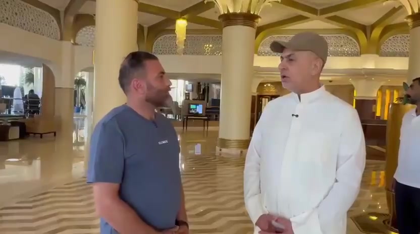 لي ما يشتري قطعه زراعي 
مقابيل ملعب 

عمره خسار 

والله بعدين راح يكول اليش ما خذت بالنصيحتك ابو رضا 

صح اني عندي قطعه غالي 

بنفس الوقت عندي اتصل معلومات 
عن منطقه 

اجيك من الاخير خذلك قطعه حتئ لو 150 متر 

تريد قطعه موجود عندي 

***********

معلومه اذا ما شتريت انت اكو غيرك يشتري 

كاع ما تخرب ولا تخيس ولا تذبل بالعكس يوم عن يوم يصعد سعرها 

تعال يومي وختار قطعه 
كد فلوسك 

عندي دوانم 3
واحد وحده والثنين طبك
