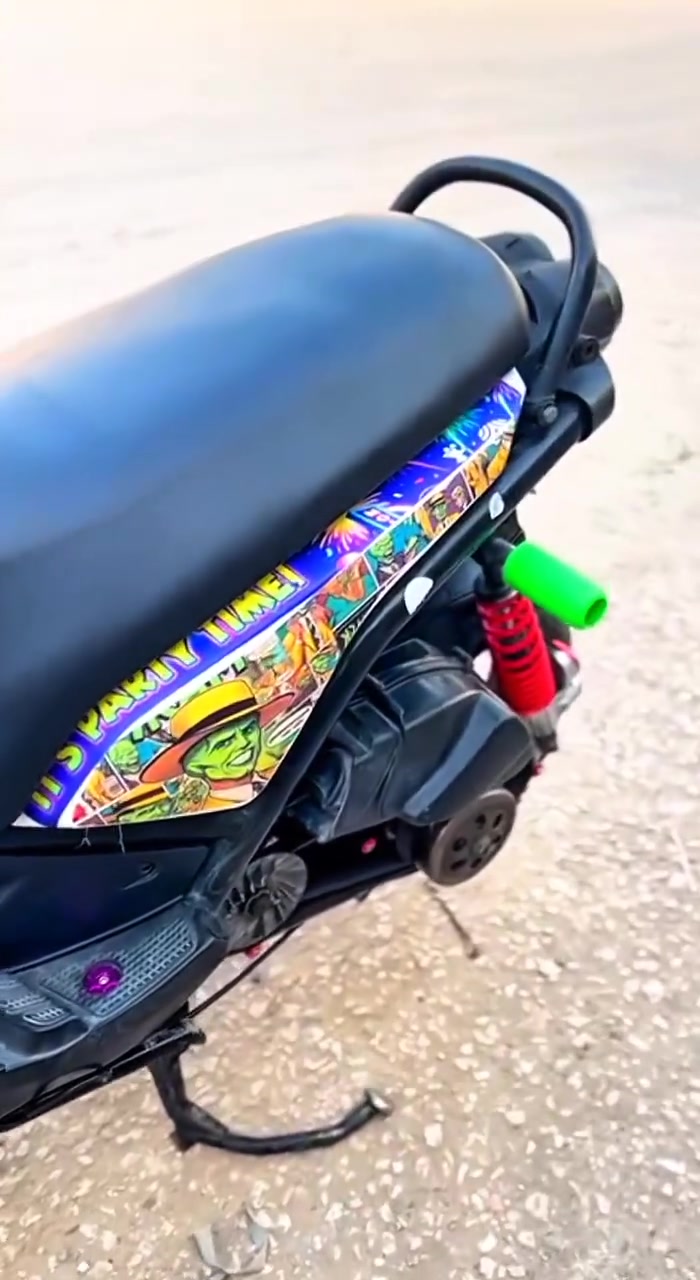 يا الله سلام عليكم سكنس جبلي دراجة جانت عد واحد جانت نوزل حولها كابريتر دراجة بسبب صرف بانزين حورها...  هسا دراجة عدي والله العظيم 7 ايام عدل حاطلها لترتين بانزين وبعدهن بيها 

دراجة مثل ما كدامكم كفرات موشمات صالنصه رياظي بومه بل كدام سودات ختم بكلايت لايت زنون كلة شغال دراجة بس تحوير محوريها إلى كابريتر 

مكينة مفتوحة لا تنقيص لا تبخير وين ميعجبك نفحص بعد اي نقص مابيها 

شعلة ومعدل بس بيها كم سبب حتى لا تكول ليش ما كتلي دراجة بل معدل بيها كطعة خفيفة وتروح أمانت الله واني ما فارغ اسويها وذني يدات كهربائية كدامكم بل صورة مو الها  وعداد نقصها ذني كلهن تفاليس 

واعيد واكررر دراجة لكطة اني جا متوازي على فلوس 

وسعر 725 مجال قليل .... وين ميعبجك نفحص وين مجان واني خادم والشراي بي خير ويدلل 🌷

+ مراوس + فرق عادي.       

رقم ***********.       واذا تريد ترجعها نوزل ترجعع عادي 

عنوان نجف حي الميلاد شارع 20 قرب اسواق وعد

