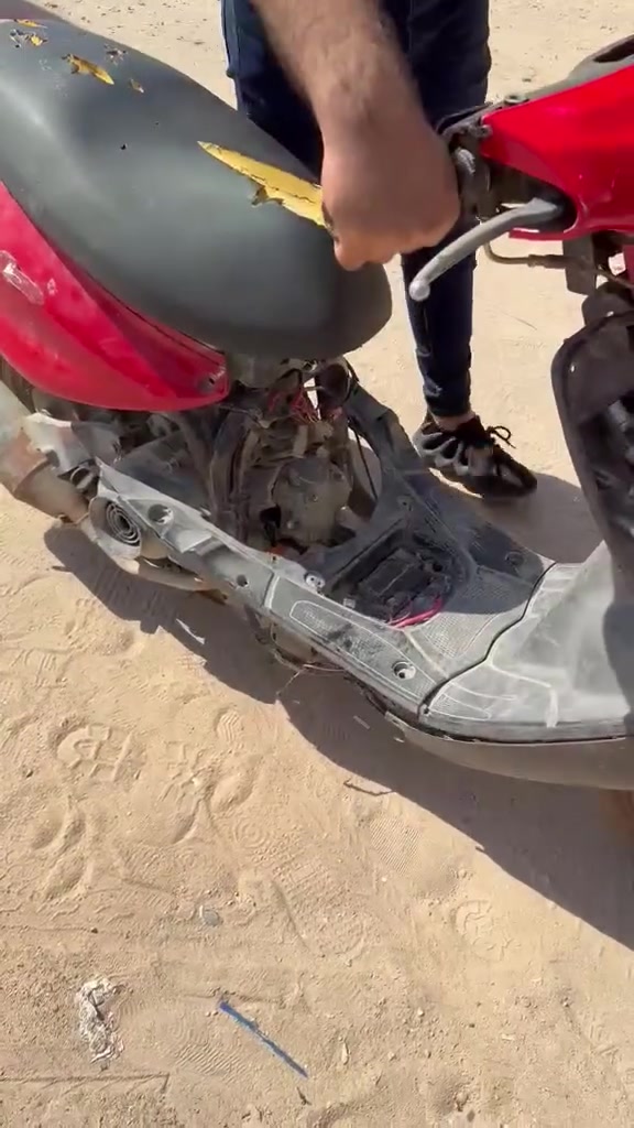 ماكس قجمة للبيع شغالة هندر واحد رايده 150 الف وبيه مجال مكاني بغداد باب معظم قرب باچة أبو طلال ***********
