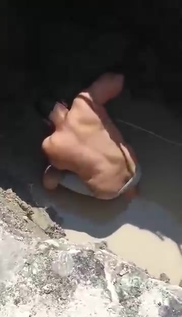 خلفه سحب صونده من الابي وتئسيس مجاري وربط مجاري رئسيه وتصليح منهولات الاتصال /***********

نص مكتوب في الصور:
- ***********