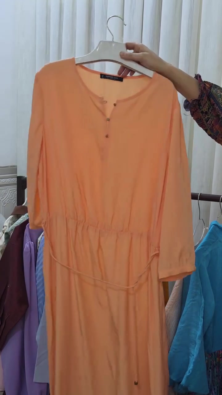 سلام عليكم ورحمة الله ملابس خليجي كلشش حلوه الي تحب تجي تشوفه او تراسلني هذا شي بسيط نشرته اكو أحجام مختلفه واسعار كلش مناسبه راسلوني خاص او اتصلو وادليكم لمكان بإذن الله ***********
