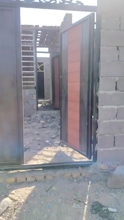 السلام عليكم عندي بيت هيكل ١٠٠متر تسليم مفتاح انطيك بيت جاهز من كلشي حته واير سحب بناء درجه اولئ سرهم بقسط دفعتين موقعه الحميدية قرب سوق الثاني تبليط ماء مجاري كامل الخدمات الاستفسار ***********
