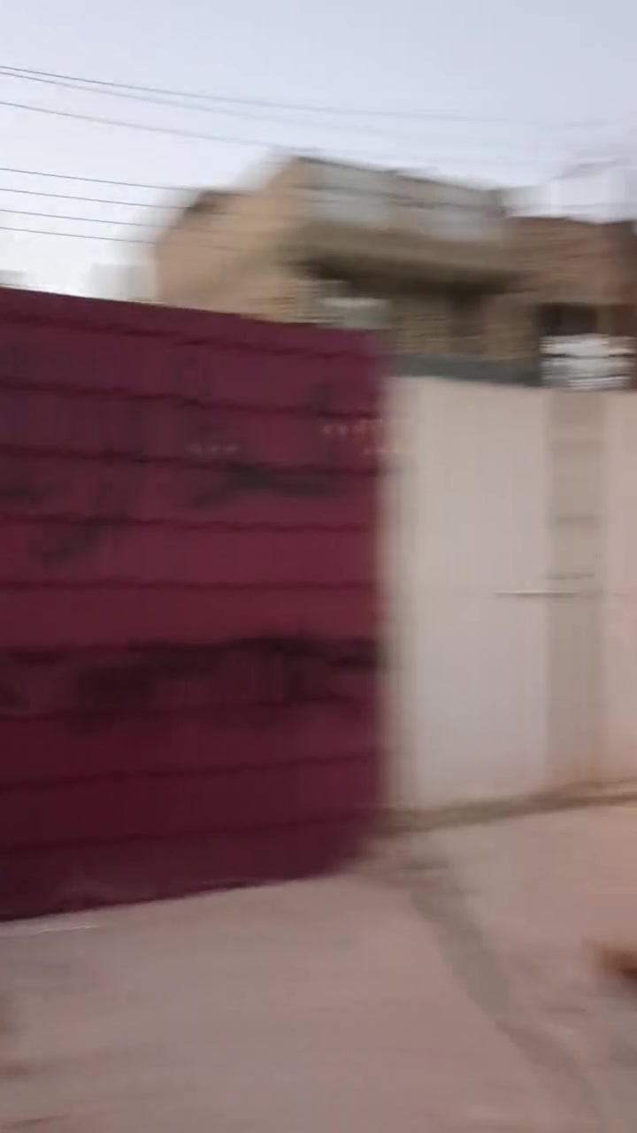 السلام عليكم
بيت لبيع حديث
بناء ٢٠٢٥ شهر. ٨
بناء طابق مع بيتونه وسطح أمامي. 
كامل والحمد الله اي نقص مابي
الوجه ٥ نزال ٢٠+ تشجير ٥ الواجه ونزال ١٢ متر حديق وكراج 
كامل 
موقع لبيت ضباط الثانيه زراعي 
مقابيل شارع مض
يف سواعد
باقي تفاصيل اتصل 
***********
