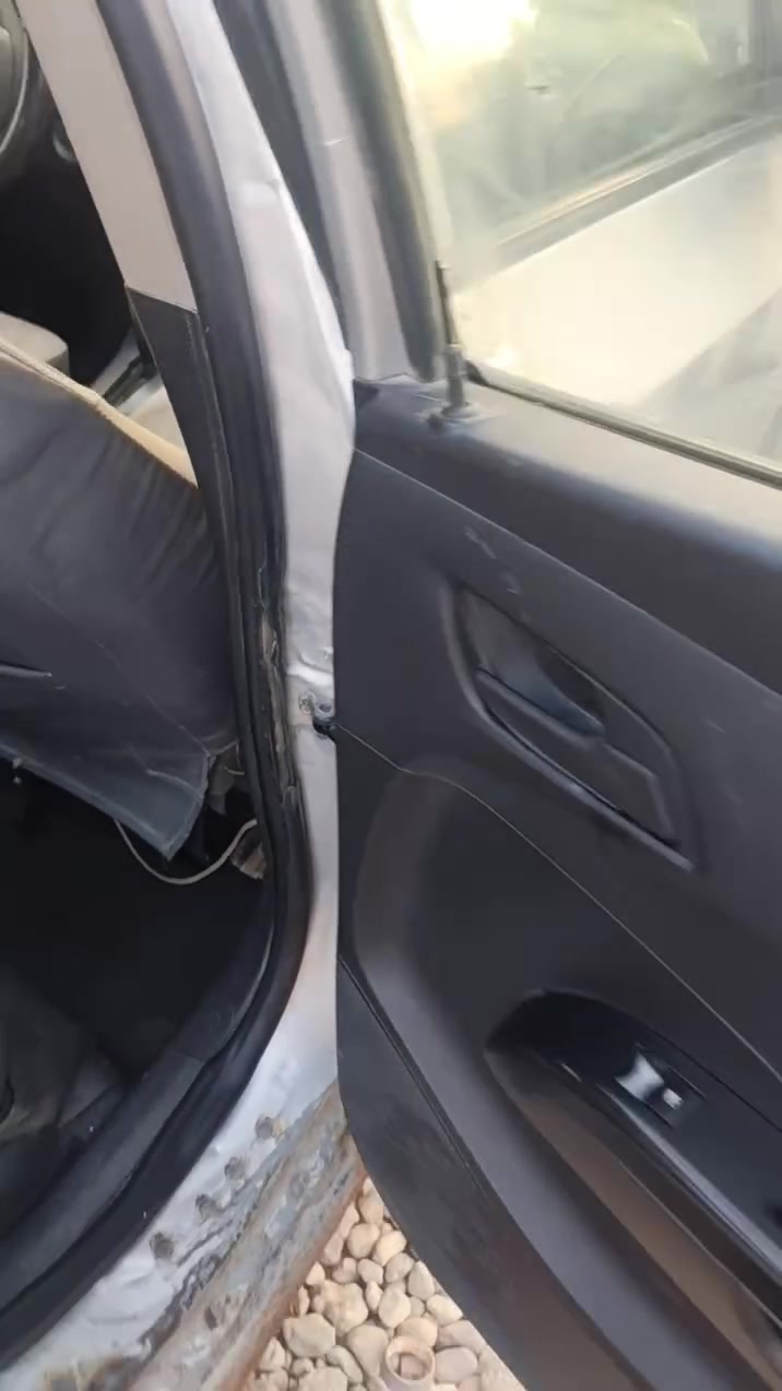 السلام عليكم سونك ٢٠١٢ كير محرك كفاله بيه ملاحظات بصيطه ضربته عكس السائق بيبان ثنينهم مبدلات او بيه جراد بالجاملاغات الخلفيه بسمي رقم بابل حدادية جديده فقط نقص درايمات العنوان بابل واتساب أو اتصال***********
***********
السعر ٣٨ او بيه مجال
