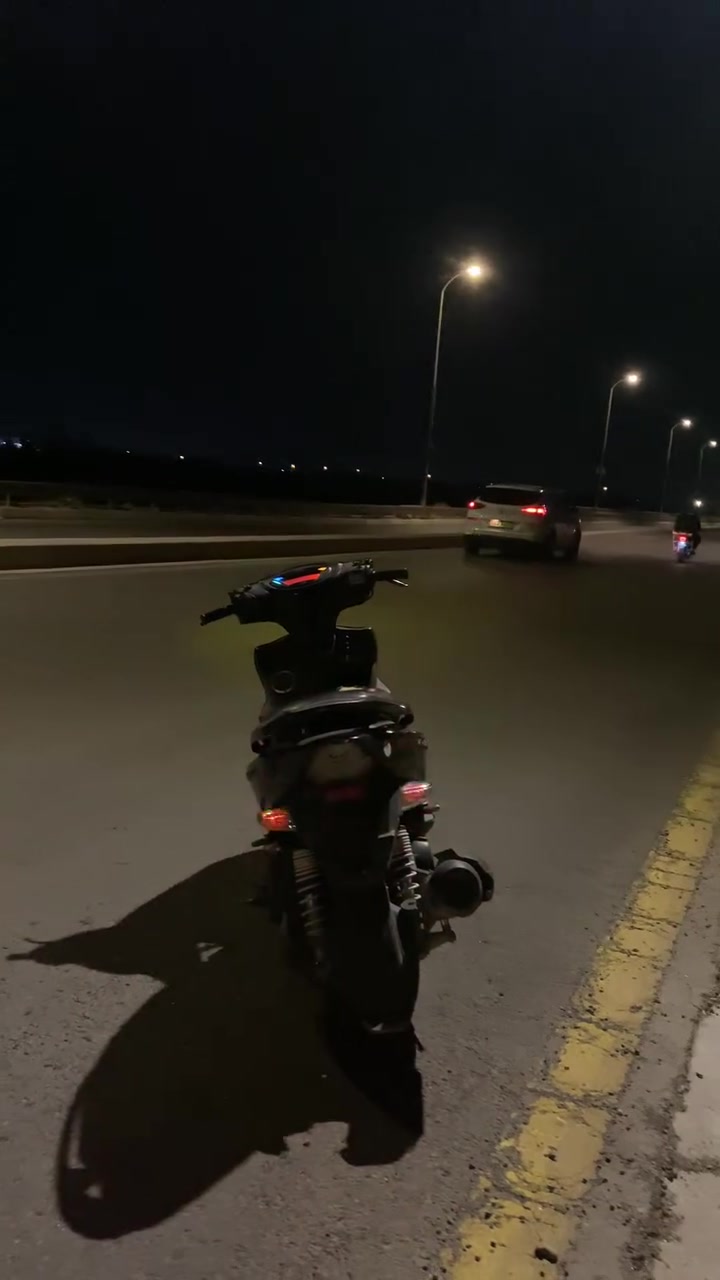 دراجه Gtr لونين بلادي دراجه ناعمه تخبل شاشه الكتروني شايله نشاط تاكل من الكاع وصله للبيع او مراوس ويه قفاز او سيبي ***********
