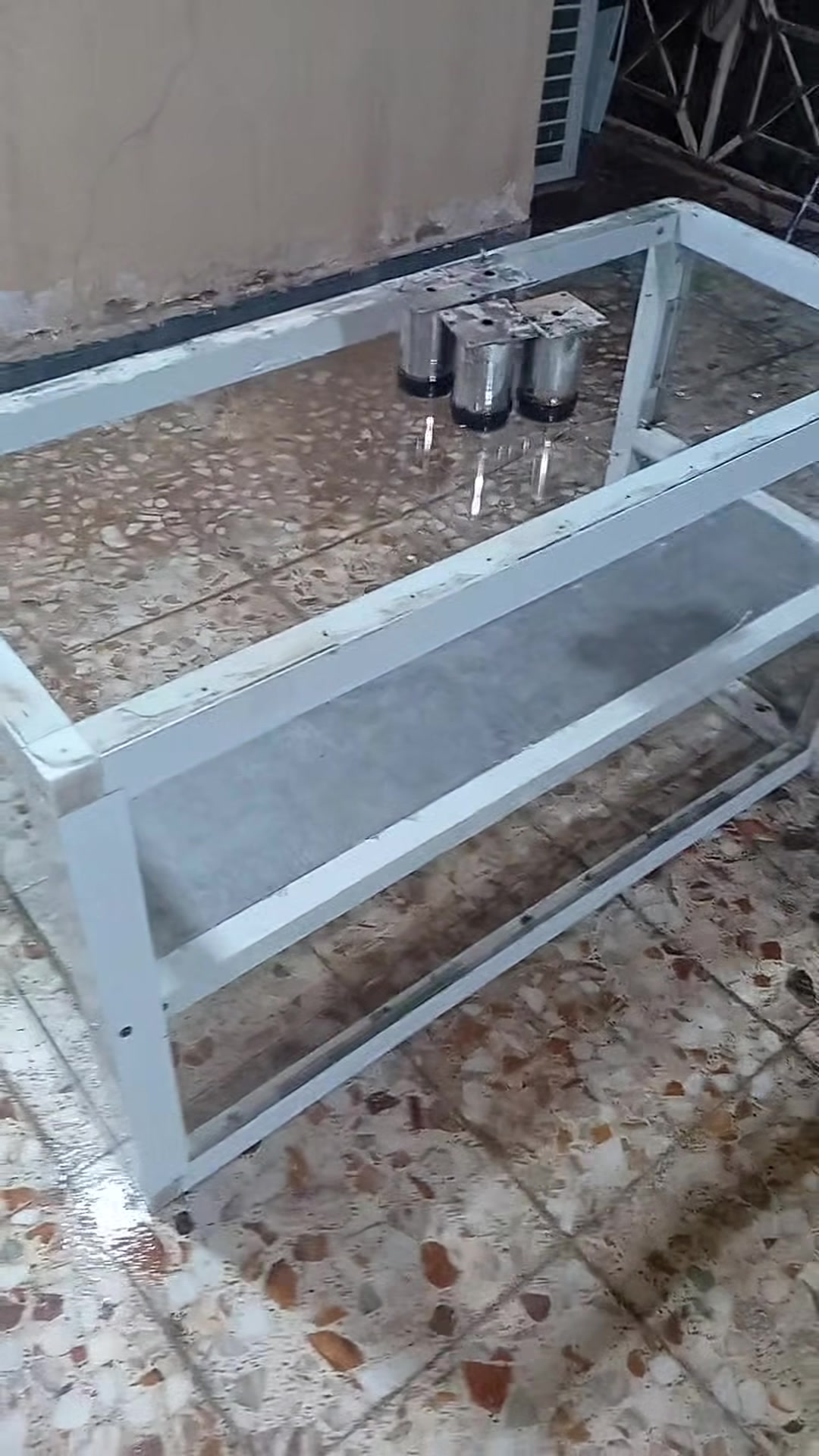 ميز صيانة موبايل 
كامل ألمنيوم جام 
طوله تقريباً أكثر من متر وعرضه متر 
وزنه وسط زين لأ خفيف ولاكلش ثكيل 
سعره 80
عنواني نجف وموجود توصيل محافظات فلوس التوصيل على المشتري 
للاستفسار أو الأتصال ***********
يفيد أهل الموبايلات والصيانه 
أذا تفصله يكلفك 120/150
