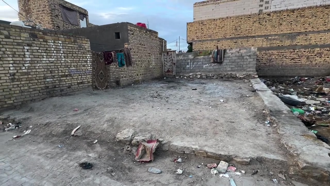 إسلام عليكم قطعه للبيع 
١٠٠م  مربعه 
*********** شارع حسن ال نزال خلف الملعب
