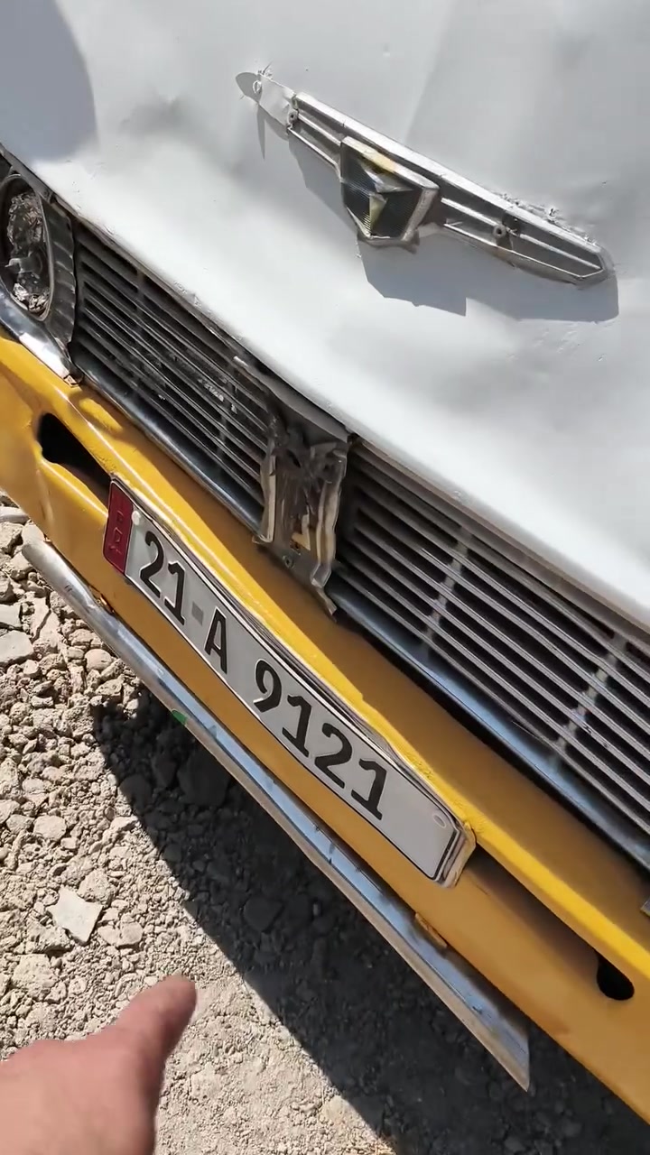 السلام عليكم
كوستر 1982 
اصفر + ابيض 
رقم انكليزي شمالي 
مصفرة هيئة ومرور + سيارة بسمي + سنوية لغاية 29

المحرك كرنفال  جديد بشهر 4 نزلتة  + سلف جديد 
+باتري جديد
 السعر :8  ملاين 500وبيهة مجال 
شرط التحويل  

كشن اضافي (26 ) راكب  /دوشمة نضيفة 
*********** موجود واتساب 

مكاني ديالى شهربان
