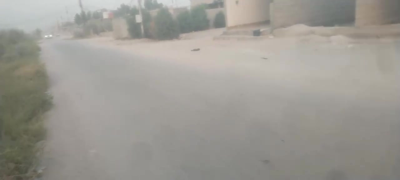 سلام عليكم يوجد لدينا بيت للبيع المساحه المساحه ١٠٠متر ٥x20تجاري الشبانات البزل الثالث قرب الحوالي ابو مهدي المهندس يصلح بيت للزوار ويصلح سكن الاستفسار والاتصال عل رقم *********** والف هلا بلاش السعر ٣٥مليون وبيه مجال
