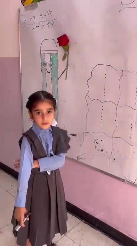 الصف التمهيدي صف النجوم ⭐️بأول درس لهم في الروضة مع مس مريم 👩‍🏫 
 مستمرين في استقبال اطفالكم الجدد للتسجيل والاستفسار اتصل على الرقم التالي( *********** ) 
او راسلونا على الواتساب ( *********** )
