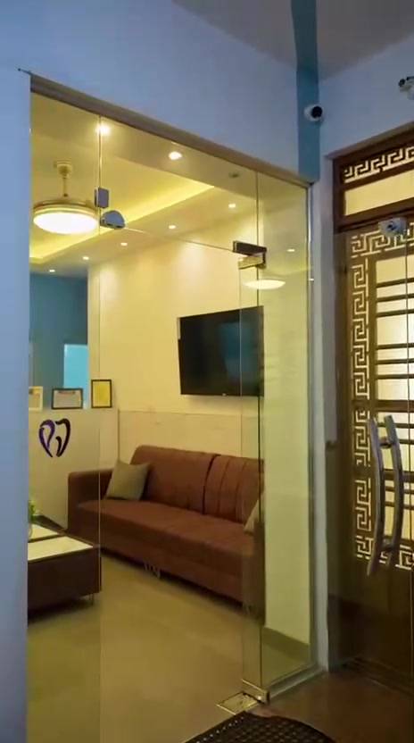 عيادة متكاملة • ٣ غرف اسنان • هايدروفيشيل حديث