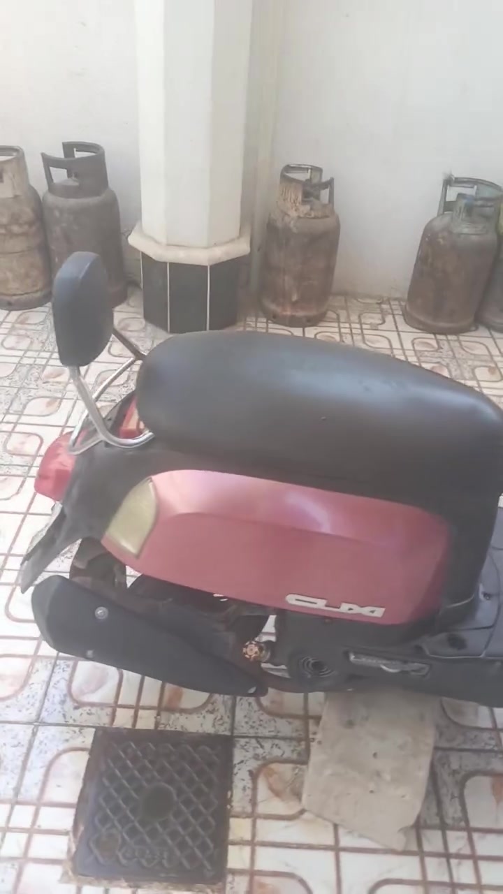 السلام عليكم شباب للبيع بوليس مكان حصوه سكندريه 
السعر 650 بيها مجال دراجه خير من الله 
هاتف ***********

