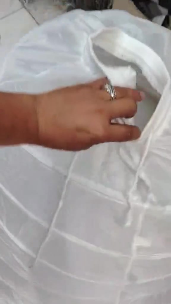 ملابس • لا تفاصيل