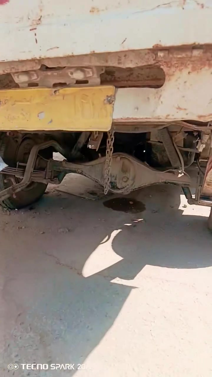 سلام عليكم بيكم موديل 80البيع السياره مضروبه حادث من جدام فقط الوره مابي شي 
السياره بلاديه المحرك شغال والكير شغال والدينمه شغاله و البدي ابعد بلادي الغماره بعده بلادي الصدر ما بي شي التايرات بعدهن جدد ابس الوره جدد الراديتر مضروب البوب شغلات مابي ضربه بلاديات سياره كوم حديد السعر/8/وراق وبي مجال قليل مكان السياره بغداد ابو غريب هاذا ارقمي***********
