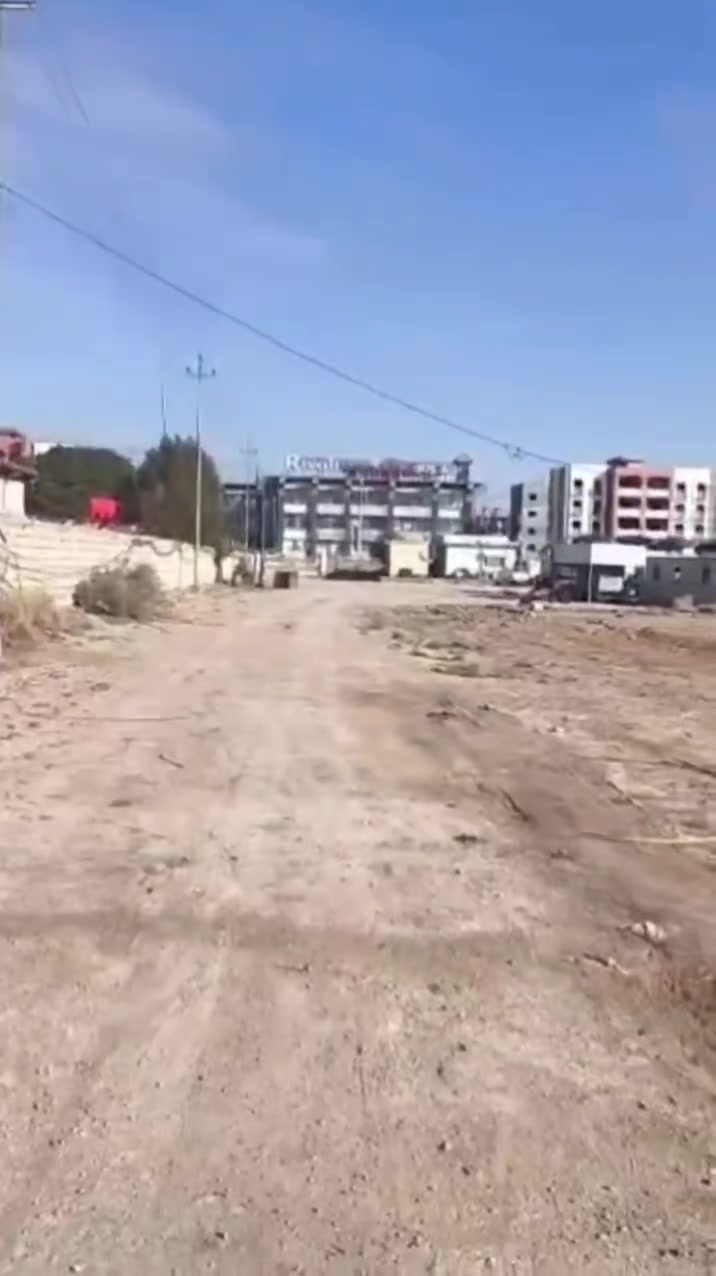 السلام عليكم
عرصه للبيع حي الفرات مال صحفين امخطه بيه اجاز بناء حته إسكان أجيب كفيل او تستلم كامله كله ابسمنه  هذا رقمه    ١٠٧٥  سعره ١٠٧ بيه مجال هذا رقمي بي واتساب ***********
