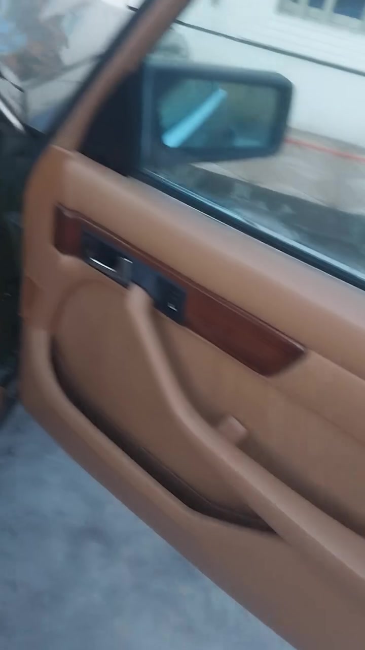 السلام عليكم
مارسيدس 280se
١980
وكالة فقط دخول جديد
مصبوغة عام
مكانها  بغداد
السعر ١١٠ وبي مجال 
وات ساب ***********
