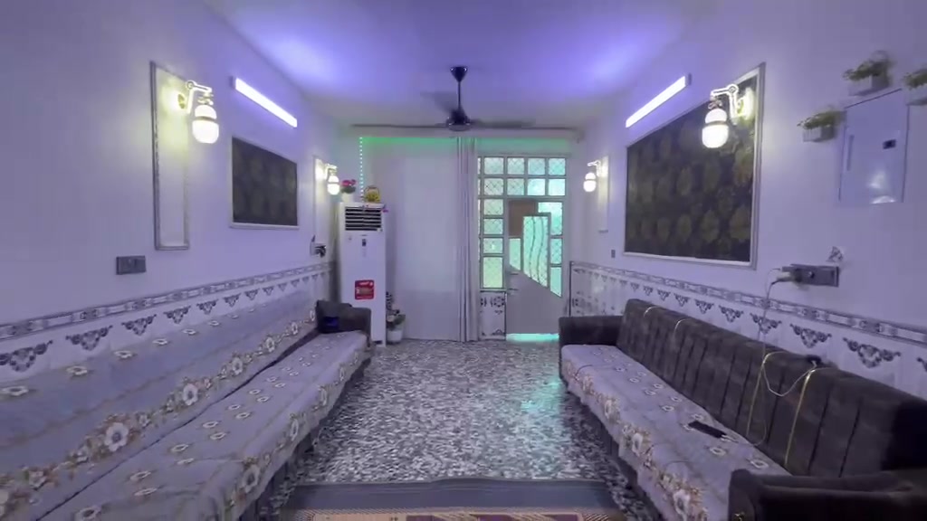 سلام عليكم بيت مساحه 150
عنوان كفاءات العبيدي 
الطابق الارضي 
غرفه 
مطبخ 
صاله مساحتها 10
استقبال 
طابق ثاني اربع غرف 
حمام صاله 
ثالث بيتونه ع كبر البيت 
نزال 20 واجها 7. ونص
***********
