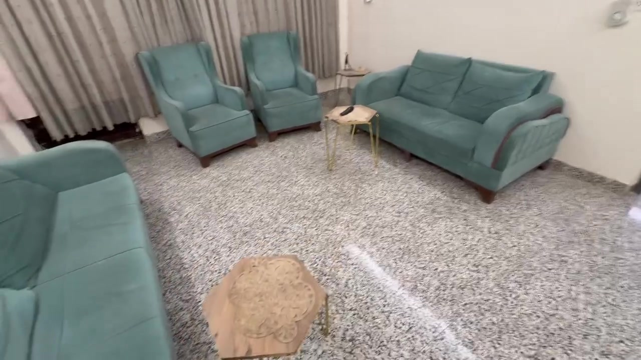 تخم قنفات ثكيل وتكمه 7 مقاعد
سعره 300 الف فقط مع هديه 3 طبلات
عنواني الدوره ***********

