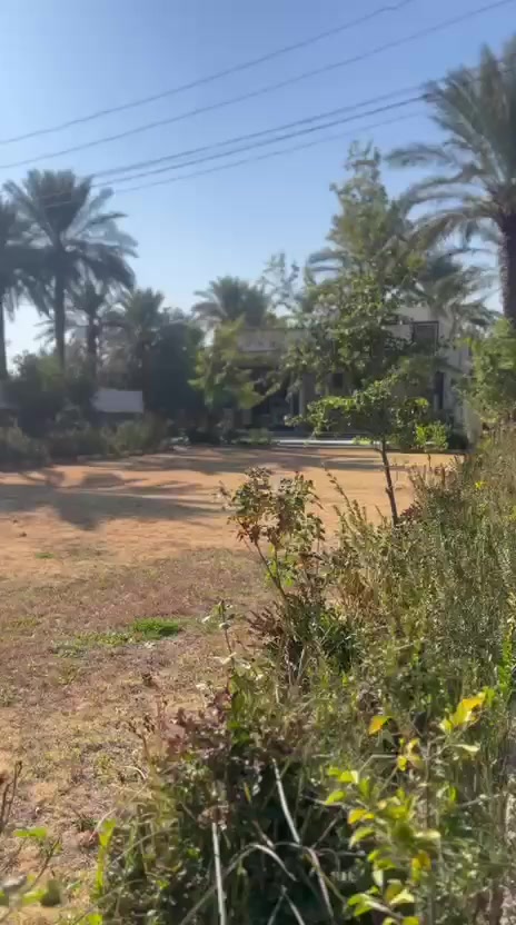 لبيع ٢ دونم طابو ٢٥ قرب علوه الرمل مباشر على شارع تبليط جانب العلوه  خلف البانزين خانه فيه بيت ٢٠٠ متر وبيت صغير مسيجه الارض وبي بستان تفاح ونخل وحمضيات وحدائق وبي اجازت بناء *********** الموق ترفيه وايضا تجاري
