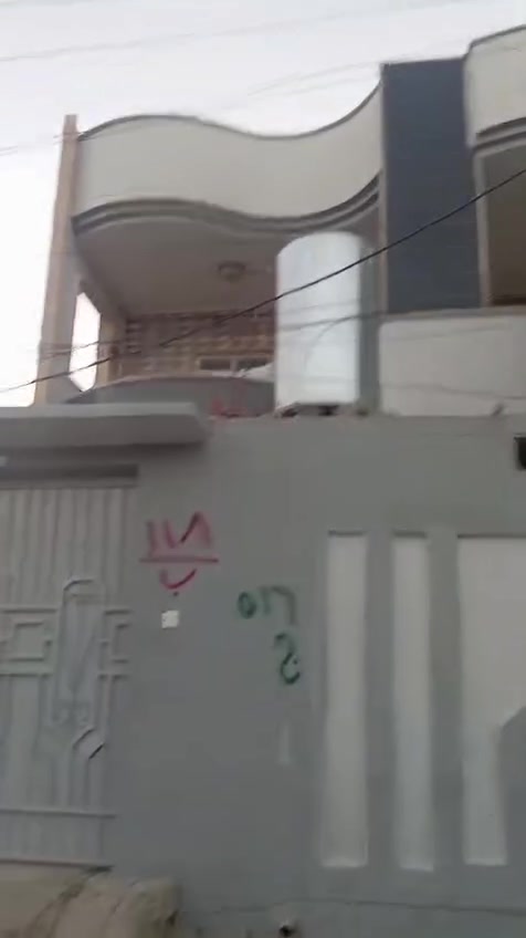 بسم الله الرحمن الرحيم
عندي بيت للبيع قوسيات مفرق تلكيف قرب مولبادلو بي وصل بلديه وسند ٢٥حق التصرف  وانيده النعيمي المساحه 250 طابقين يحتوي على ٧غرف فول مواصفات حتى الأساس مالو صاحب البيت السعر ١٠٥ وبي ومجال ***********هاذا رقمي
