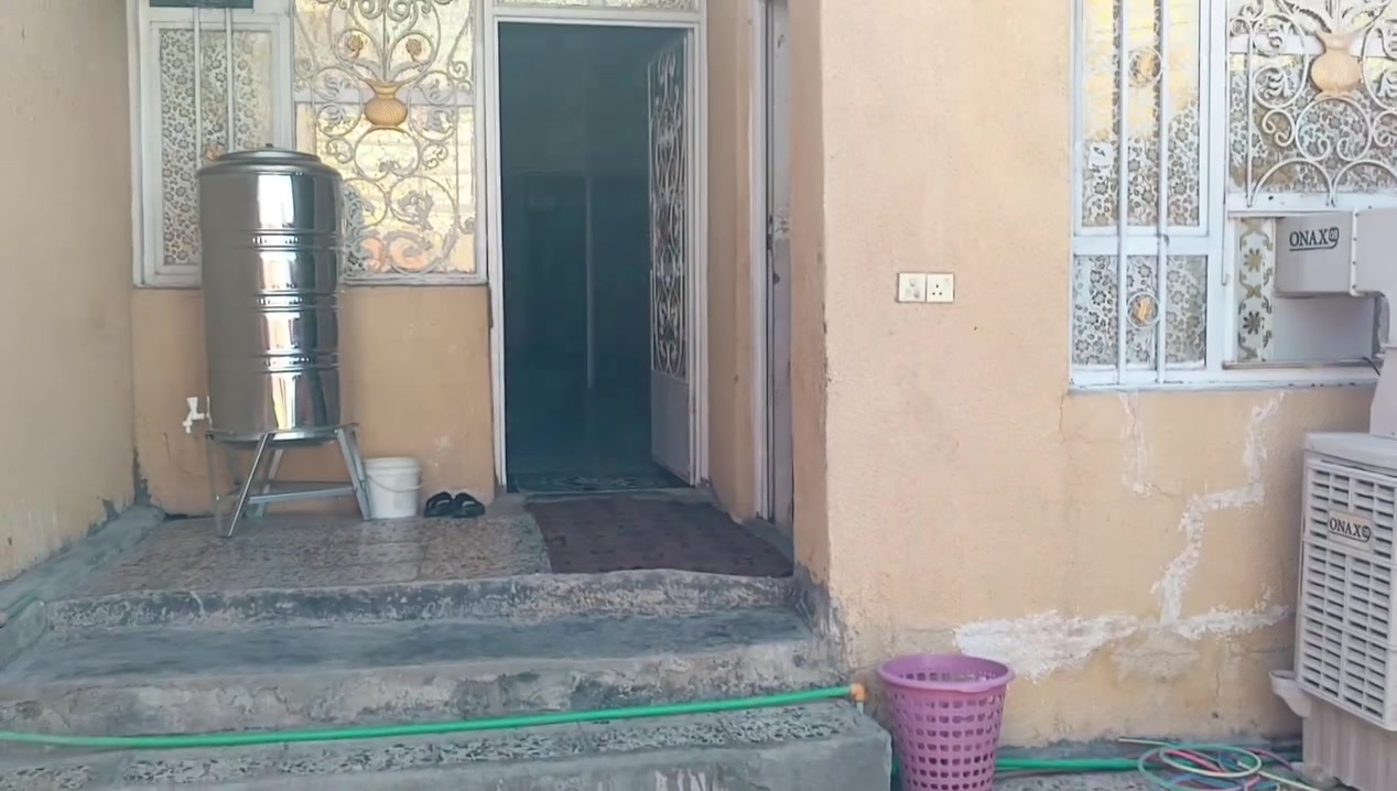 دار للبيع عنوان بغداد مدينه الصدر حي طارق الوسط المساحه 150 متر والتفاصيل بالفيديو ***********☎️
