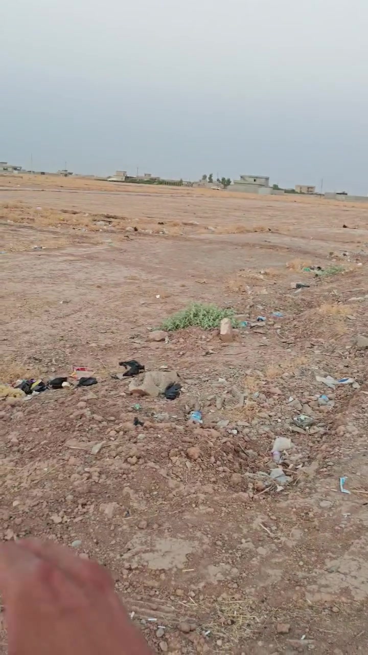 السلام عليكم افضل قطع ممكن تشتريهن
متوفر قطع فول راقيه ع شارع العام مباشر 
للتفاصيل اكثر راسلني او اتصل 
***********
 اتصل +واتساب 
التجاري اسعارهن 25 مليون وبيهن مجال مساحه 300 متر
السكني اسعارهن 7 ملايين وبيهن مجال شي قليل
