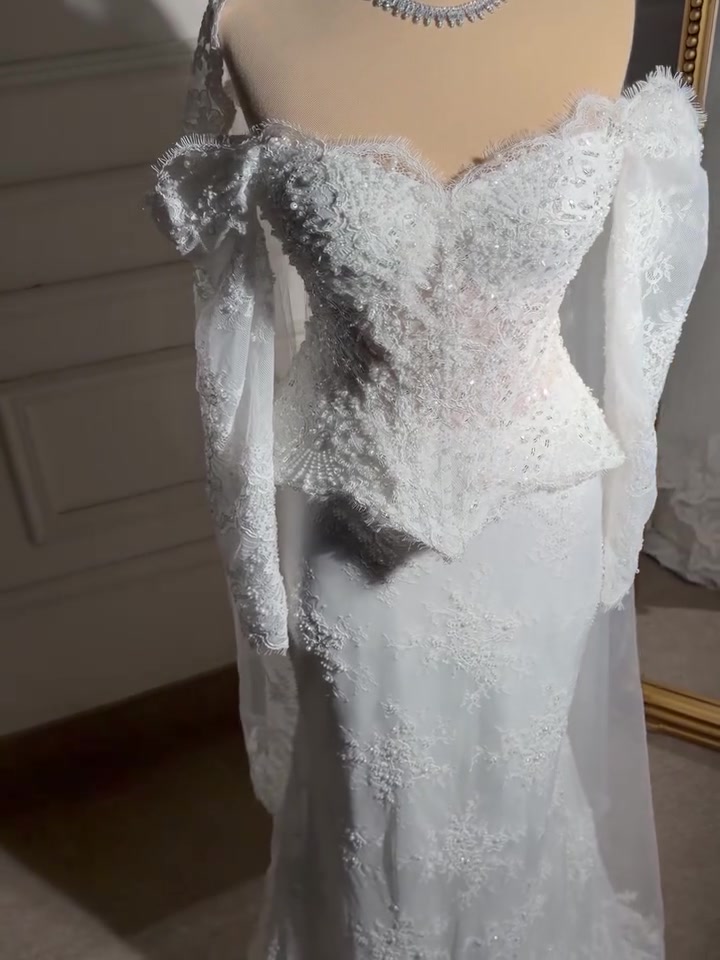فستان العقد الكورسيه المنفصل 🥹❣️👰🏼‍♀️

#العراق #عقد #عروس #عرس #فستان
