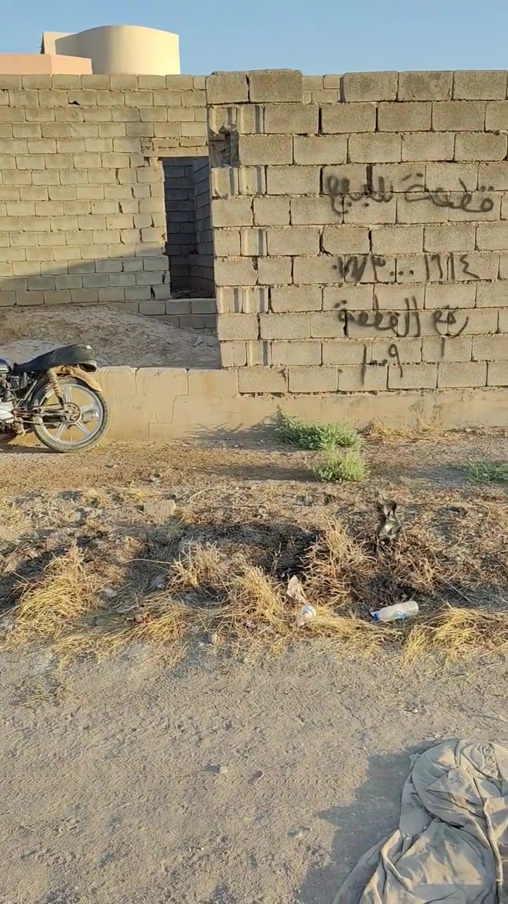 قطعة أرض للبيع 100 متر مربع 10*10 حولي التحرير الجزء الثالث رقم القطعة 1009 السعر 22 وبيها مجال قليل للستفسار على الرقم ***********
