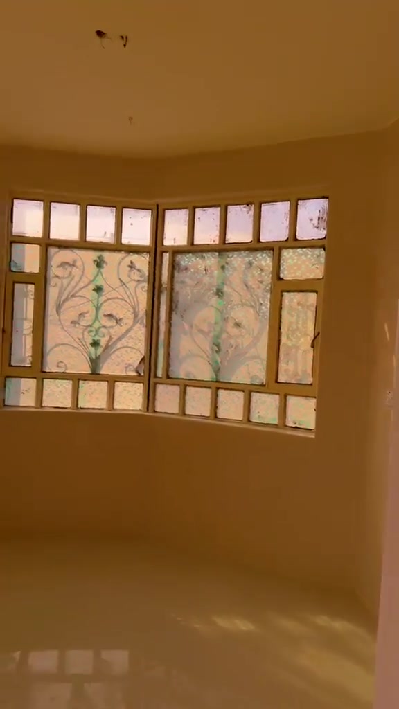 السلام عليكم اخوان
دار للإيجار طابق اول نضيف جداً في البنوك /حي التربيه 🏠

محتوياته/ غرفتان نوم ٢ :مطبخ :صحيات  

السعر ٥٠٠ سعر نهائي 

لتتواصل /*********** علي الساعدي للعقار
