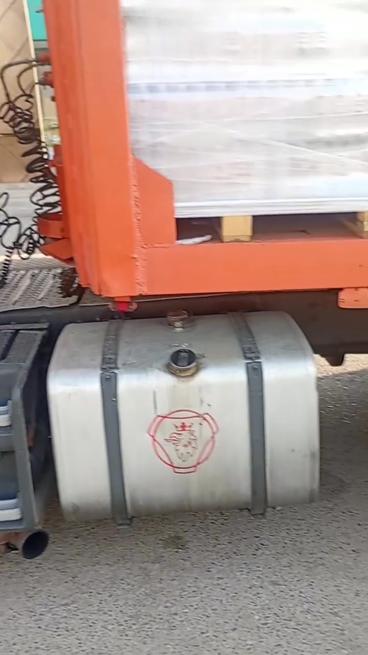 سكانيا 2007  انجكتر خطين 380 كفاله عامه الرأس بغداد بسمي 
والعربانه بيها ملاحظات ابيعلك هذا الموجود بالنسبه للعربانه سياره 
للشغل كهربائيات من هواء كله جاهز بريك فول راس وعربانه 
السعر $3  شدات وبيها مجال كلشي اكو بالسوك للاتصال *********** العنوان بغداد المدائن قريب الفلكه
