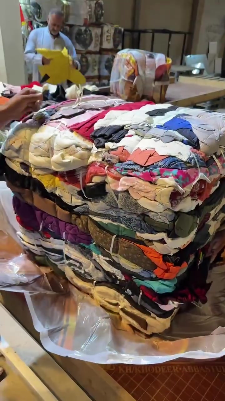 الان تم. فتح بالة ملابس اطفال 
متنوعة كما موضح بالفيديو متواجدين من ساعة 10 صباحا
الى 12 ليلا 
بابل / المسيب _فلكة بداية
حي المعلمين_مجاور ابو مروة
للسيراميك
لاستفسار عبر الخاص او وتساب
***********
