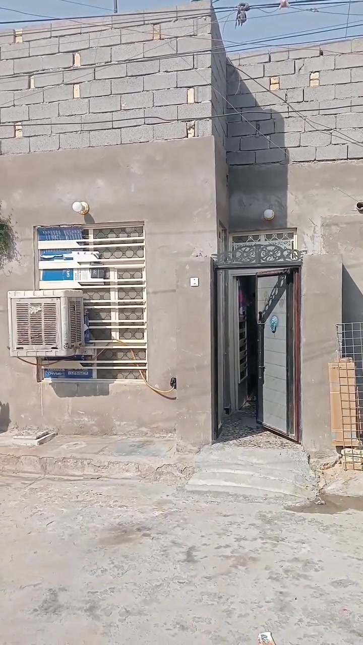 الدار للبيع أم الكبر والغزلان قريب على الاطفائيه مقابل حي الكوفه وبسعر جداً مناسب 35 مليون الاستفسار المراسلة الصفحة او الاتصال على الرقم ***********
